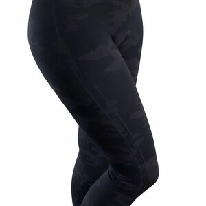 🔥 Spanx Leggings Bundle – Black + Dark Camo – Size SP 🔥